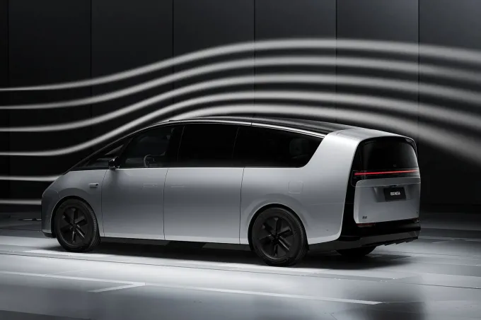 ২০২৩ লিসিয়াং মেগা এমপিভি ইভি গাড়ি খাঁটি বিদ্যুৎ ৫৪৪hp ৪ডব্লিউডি ২০০ মাইল সামনের চাকা ড্রাইভ 3