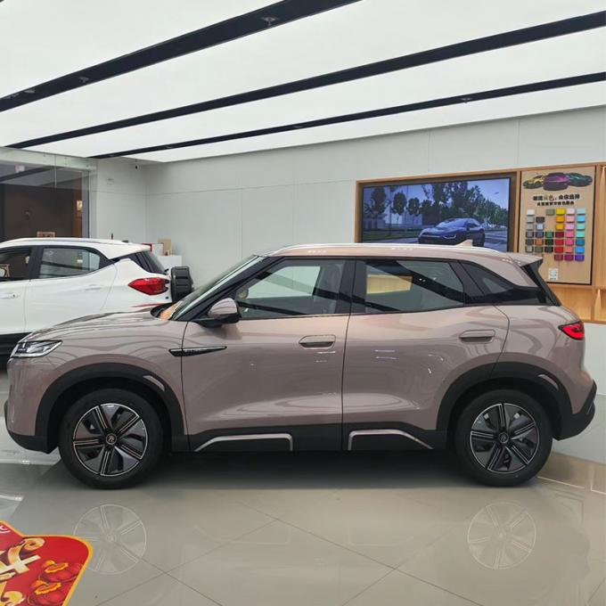 বৈদ্যুতিক ইভি গাড়ি 2025 BYD ইউয়ান আপ 401 কিলোমিটার পরিসীমা সহ বৈদ্যুতিক গাড়ি সম্পূর্ণ বৈদ্যুতিক 1